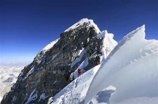 After Disaster, a New Route Up Mount Everest