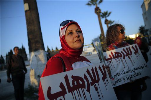Tunisia Arrests 9 in Tourist Massacre