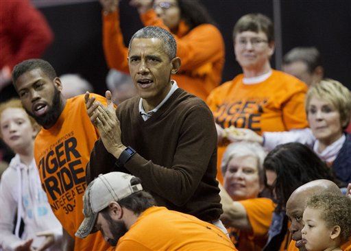 Obama Cheers Niece in NCAA Tourney