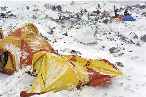 Nepal Won't Close Everest; Sherpas, Firms Won't Go Up