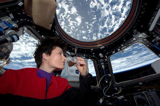 Record Set for Longest Space Jaunt by a Woman