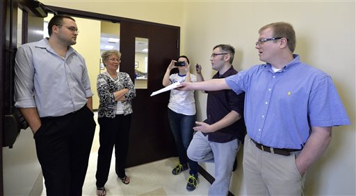 Ky. Clerk Digs in, Still Blocking Gay Marriages