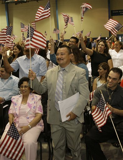 More Legal Immigrants Seek US Citizenship