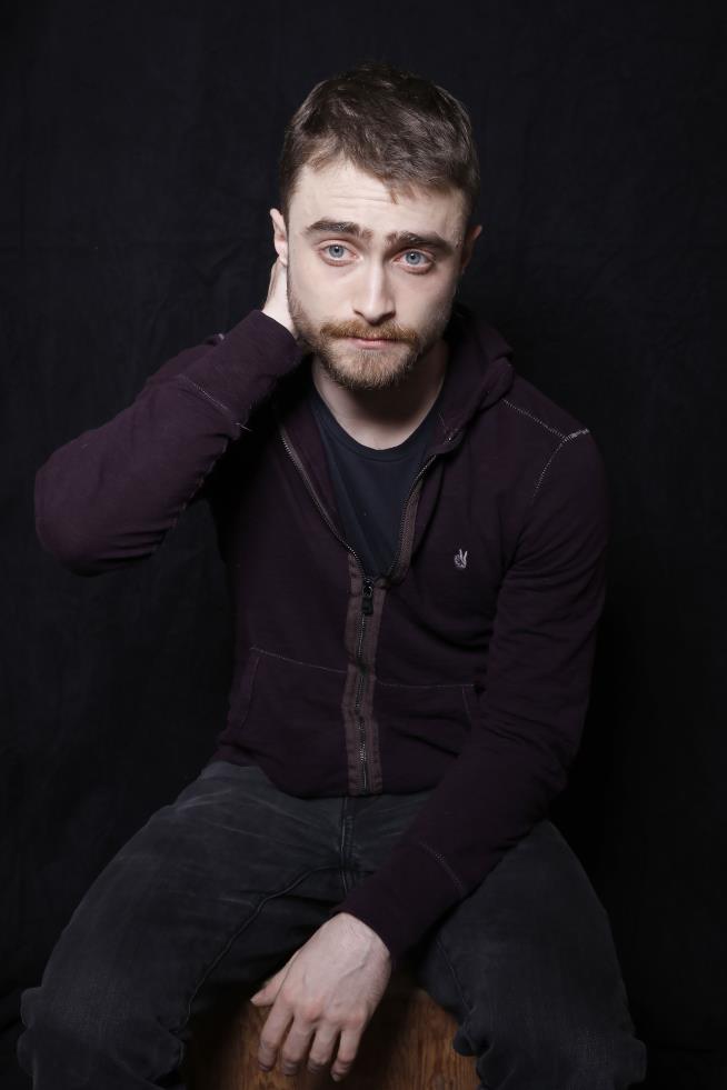 Daniel Radcliffe Plays Farting Corpse in New Film