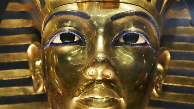 We'll Soon Know If Tut's Tomb Holds Secrets