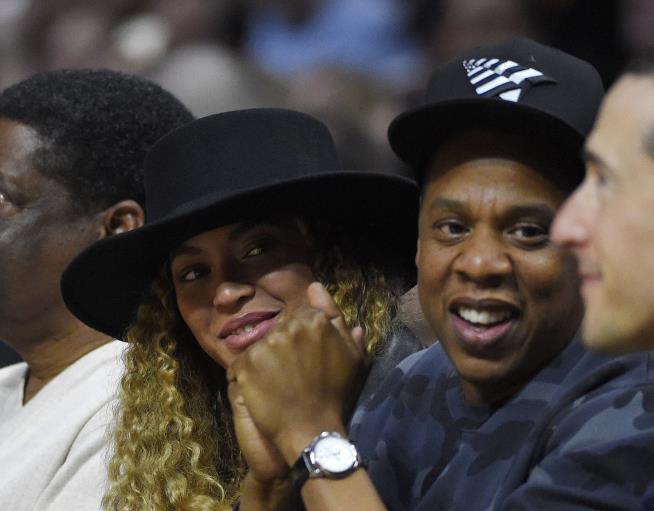 Beyonce's New Album Burns Jay for Cheating