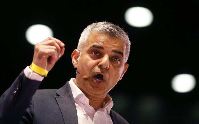 London Poised to Get First Muslim Mayor