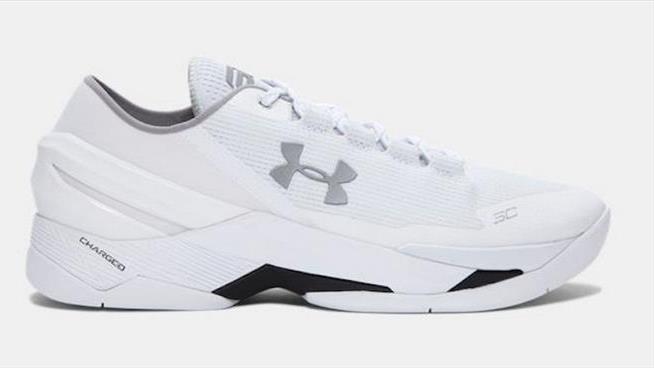 People Really Hate Steph Curry's New Shoes