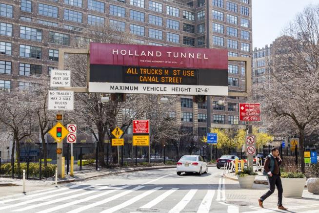 Cache of Weapons Found in Van Stopped at NYC Tunnel