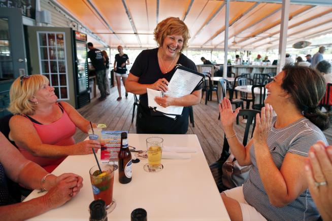 Wife of US' Worst-Paid Governor Is Waiting Tables