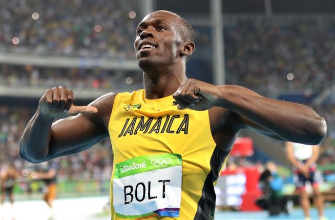 Bolt Scores 3rd Straight 200M Gold