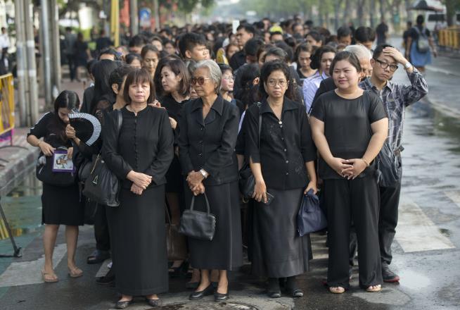 Thailand Declares Year of Mourning