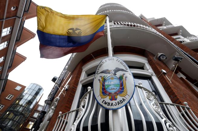 US Did Pressure Ecuador About Assange: Report