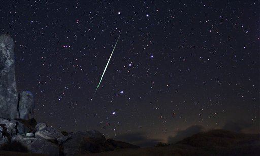 Meteor Shower to Battle Supermoon Tuesday Night