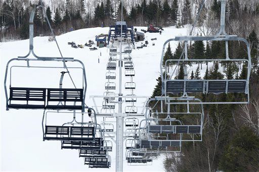 Mom Dies, 2 Daughters Hurt in Chair Lift Fall