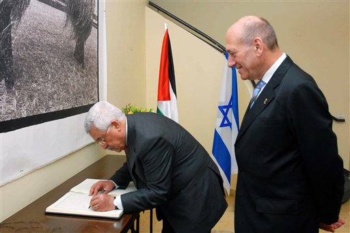 Abbas Calls for Renewed Talks With Hamas