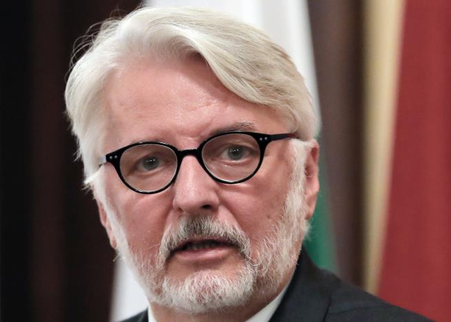 Poland Official Has Talks With San Escobar. One Problem