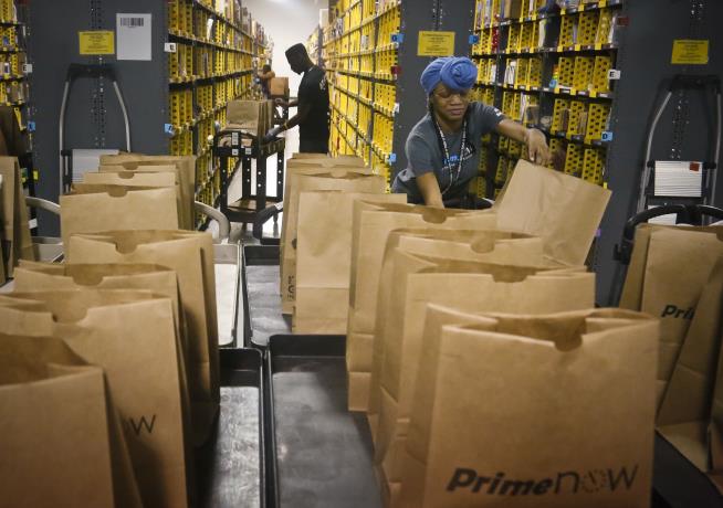 Amazon Announces 100K New US Jobs
