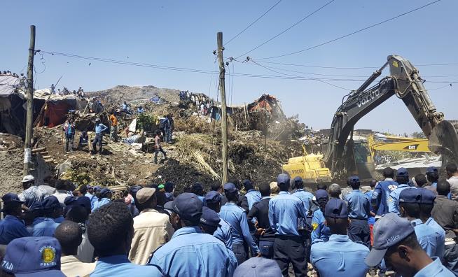 Mountain of Garbage Collapses, Kills at Least 35
