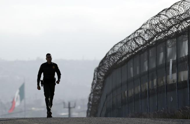 Trump Seeks $1B for 62 Miles of Border Wall