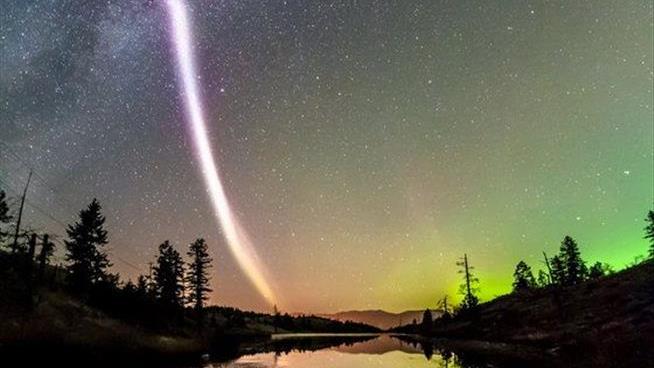 Looking for Auroras, Sky Gazers Spot New Light