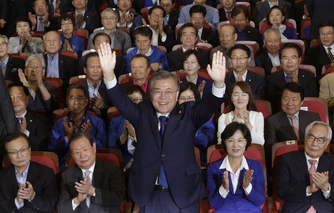 After Decade, Next S. Korean President Looks to Be a Liberal