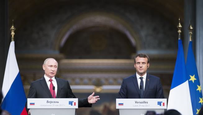 Macron Doesn't Give Putin an Inch