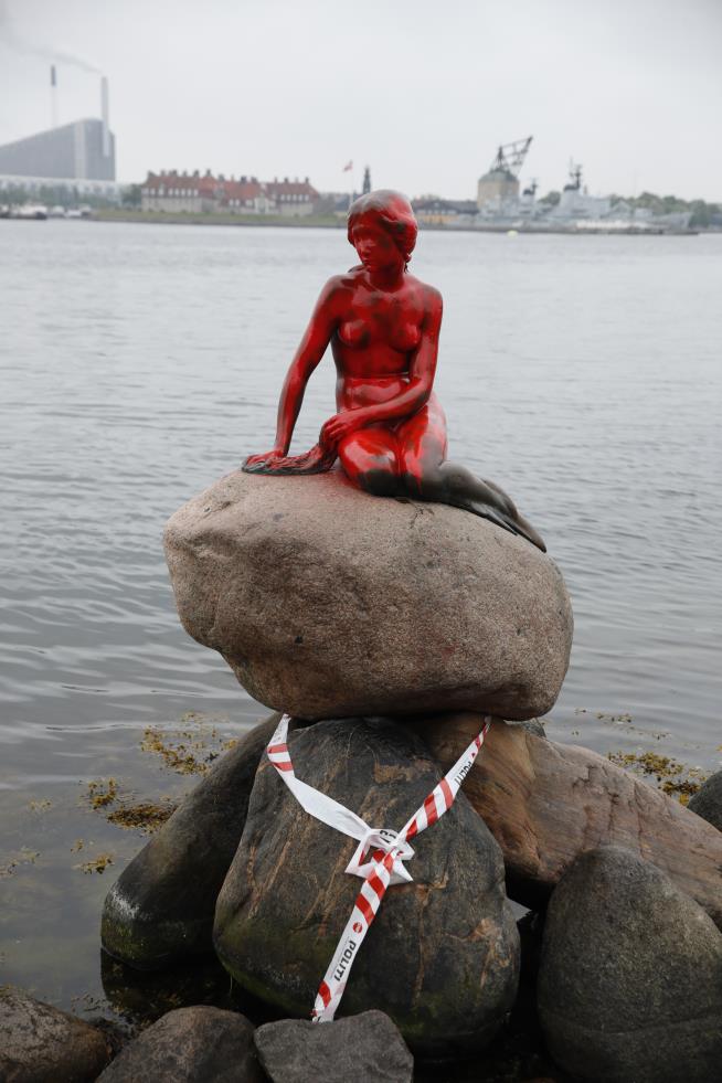 Little Mermaid Statue Doused With Paint ... Again