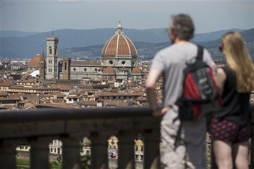 To Ward Off Rude Tourists, Florence Grabs a Hose