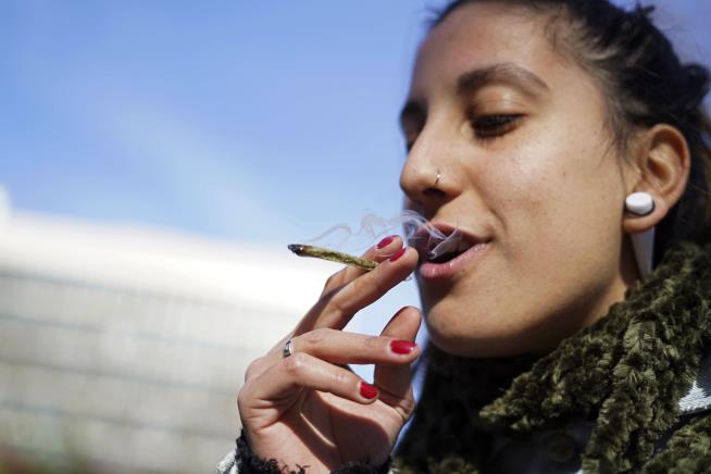 New Hampshire Decriminalizes Small Amounts of Marijuana