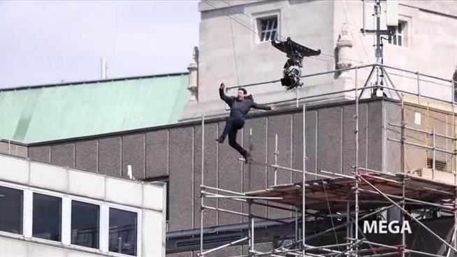 Tom Cruise Seen Limping After Building-Jumping Stunt