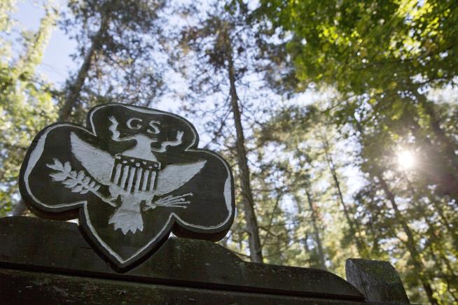 Girl Scouts Accuse Boy Scouts of Secretly Trying to Recruit Girls
