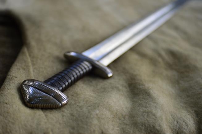 Starting Friday, Texans Can Carry Their Swords in the Open