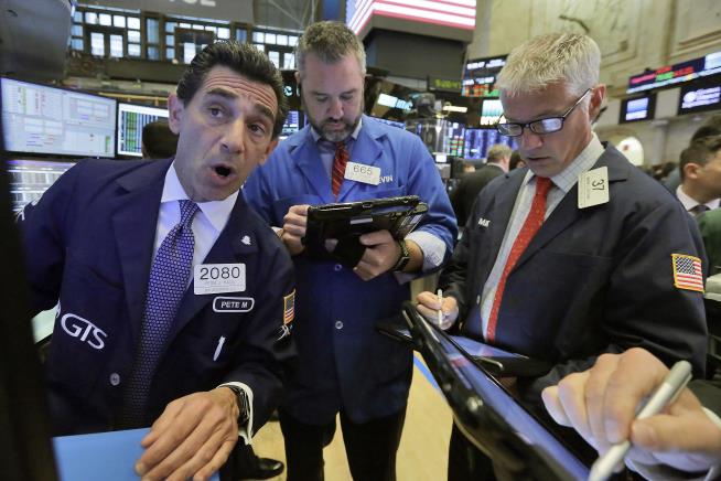 All 3 Major Indexes Close at Record Highs