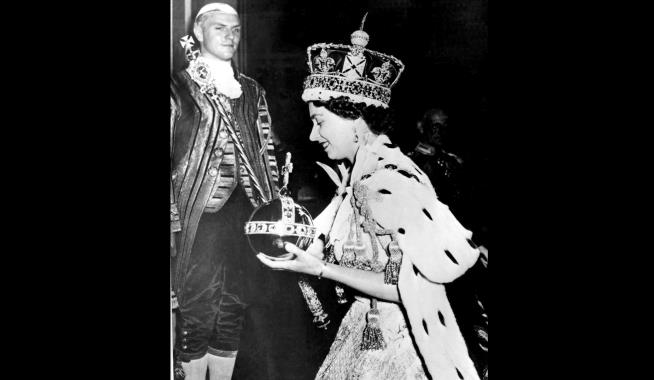During WWII, Royals Hid Crown Jewels in Cookie Tin