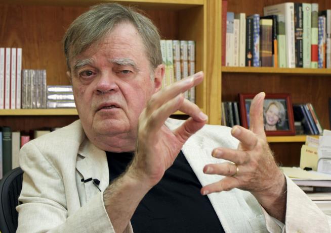 MPR: Keillor Allegations Far Beyond a Single Touch
