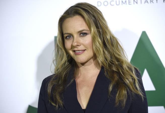Alicia Silverstone Splits From Husband of 13 Years