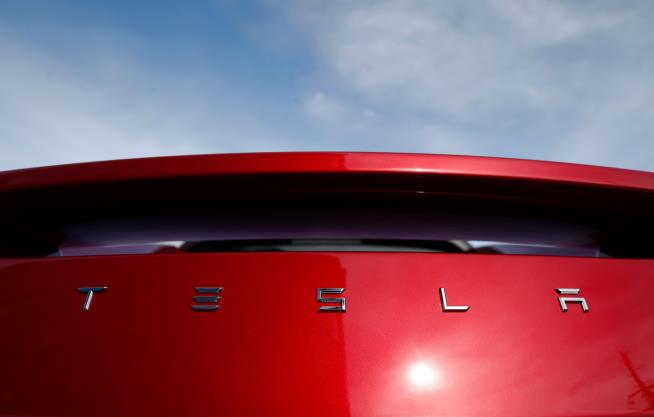Tesla's Alleged Saboteur Says Batteries Were Glued