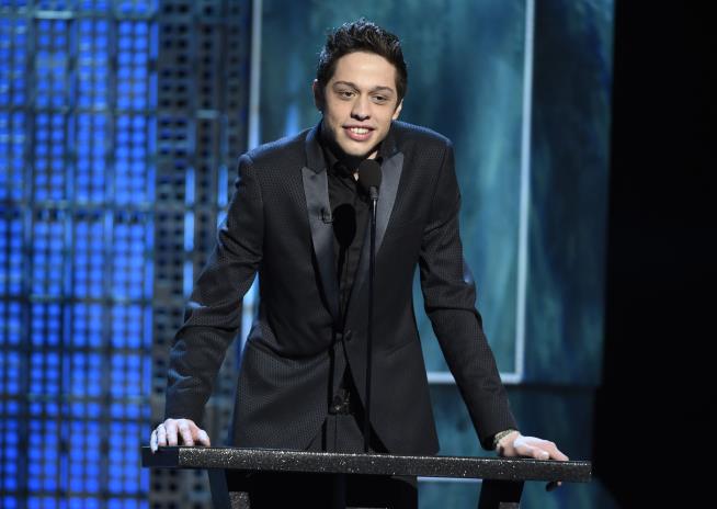 SNL's Pete Davidson: Chevy Chase is a 'Putz'