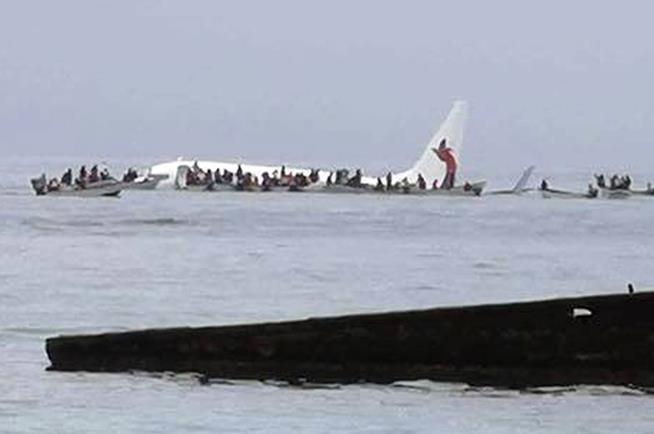 Plane Overshoots Runway, Sinks in Pacific Lagoon