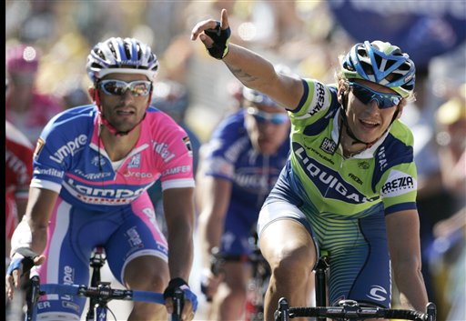 Top Tour de France Rider Hurt in Crash
