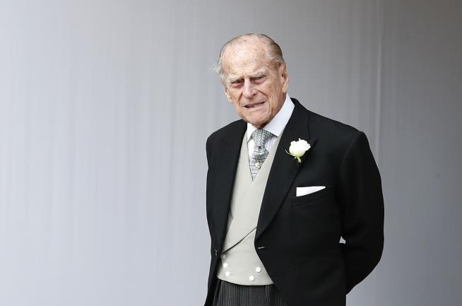 Prince Philip 'Voluntarily' Gives Up His Driver's License