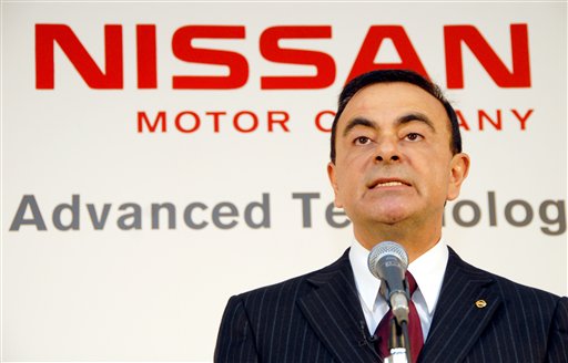 Chrysler Looks to Team With Nissan on Midsized Cars