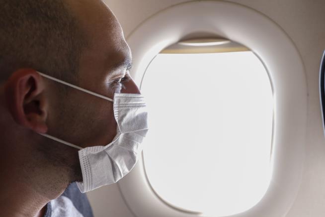 First US Airline Requires Passengers to Wear Masks