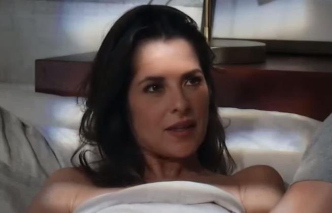 Soap Actress Kelly Monaco Of General Hospital Has Breathing Problem