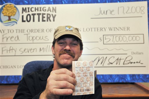As Economy Sinks, Lottery Sales Soar