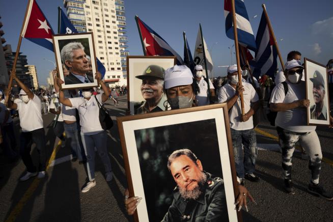 Cuba Rallies Supporters