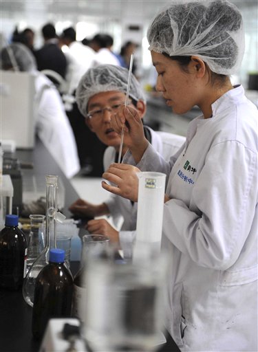 Chinese Recall Milk as Tainting Scandal Spreads