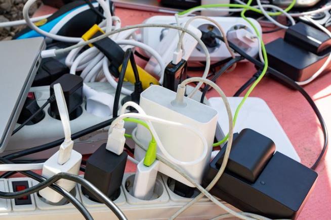 One Charger for All Devices? Europe May Make It a Law