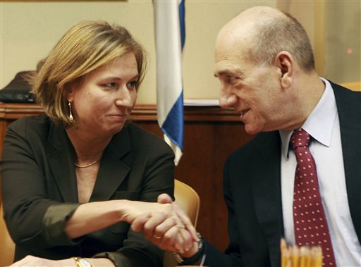 Livni Nods to Peace Amid Political Talks